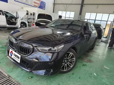 BMW 5 Series 2025 525Li M Sport Package