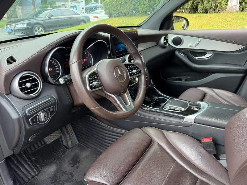 Mercedes-Benz GLC 2020 GLC 260 L 4MATIC Dynamic — 10