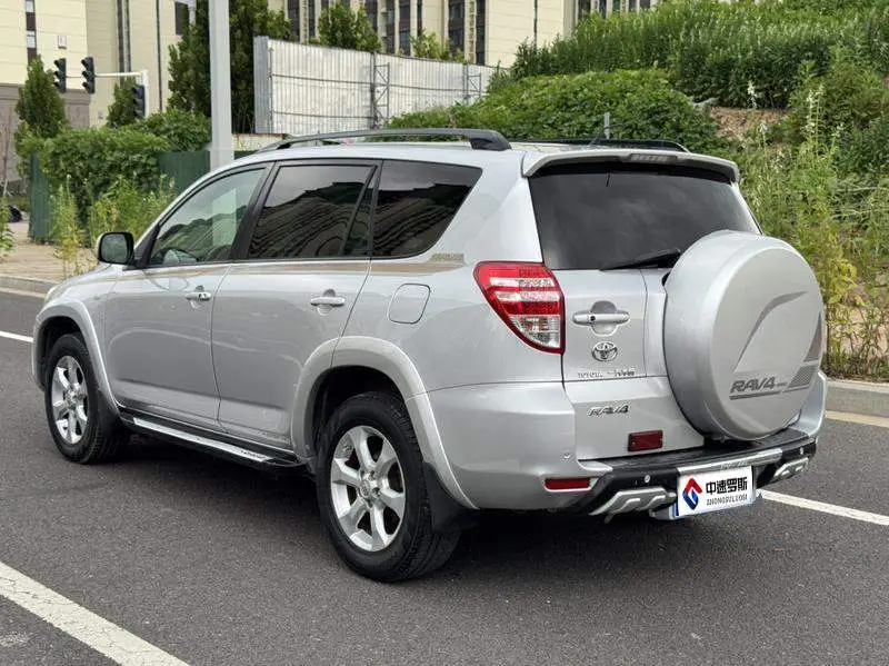 RAV4 Rongfang 2009 2.4L Automatic Luxury Navigation Edition — 5