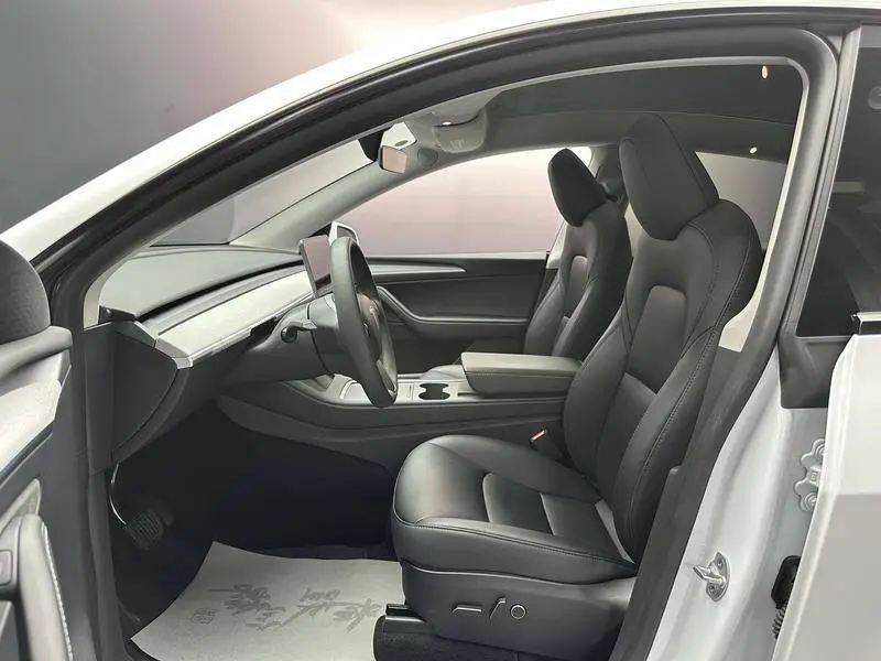 Model Y 2024 rear-wheel drive version — 6