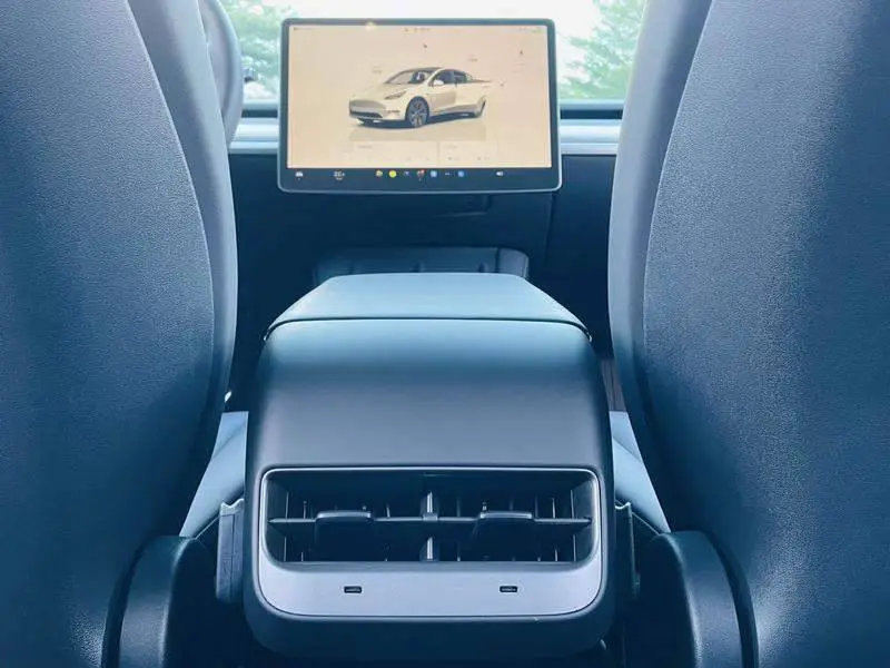 Model Y 2024 rear-wheel drive version — 11