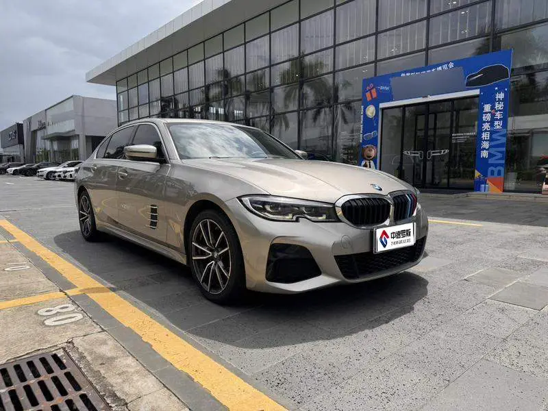 BMW 3 Series 2022 325Li M Sport Package — 3