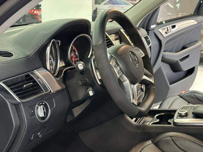 Mercedes-Benz M-Class AMG 2012 AMG ML 63 — 13