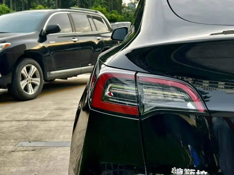 Model Y 2022 facelifted rear-wheel drive version — 10