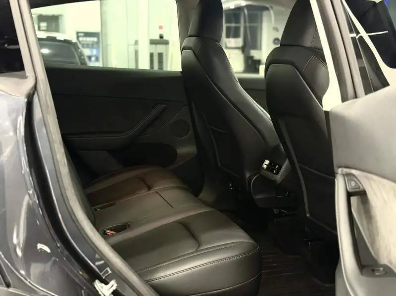 Model Y 2024 rear-wheel drive version — 17