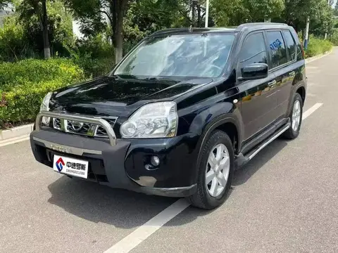 X-Trail 2010 2.5L CVT Deluxe 4WD