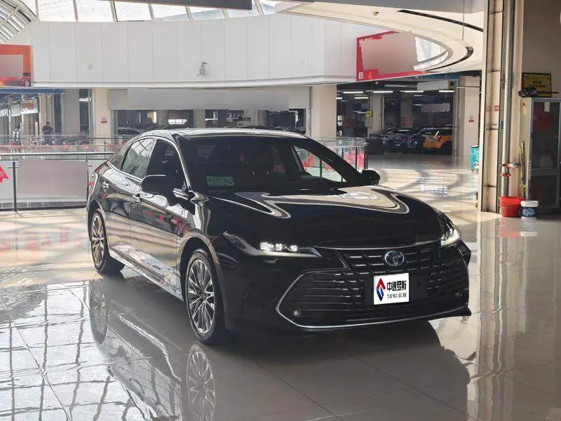 Asian Dragon 2022 Hybrid 2.5L XLE Premium Edition — 3