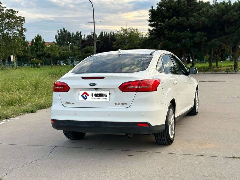 Fox 2017 Sedan 1.6L Automatic Fashion Smart Edition — 7