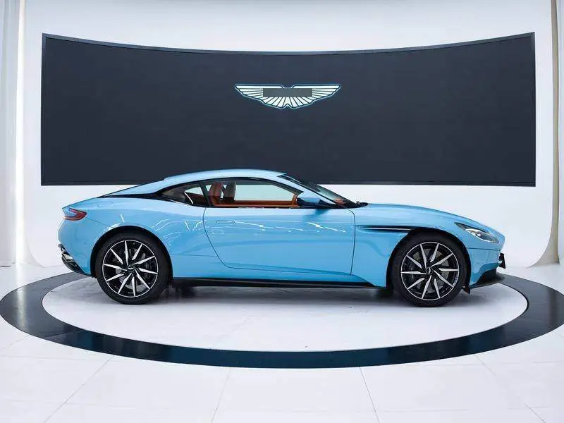 Aston Martin DB11 2020 4.0T V8 Coupe — 6