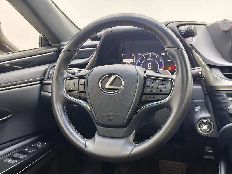 Lexus ES 2018 200 Excellence Edition National V — 9