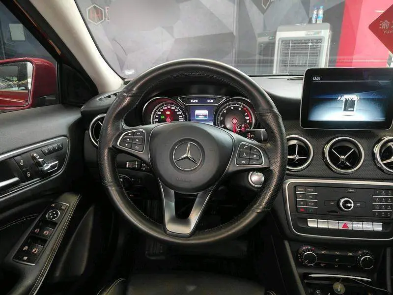Mercedes-Benz GLA 2018 GLA 200 Dynamic — 8