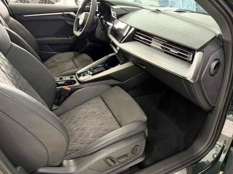 Audi A3 2022 Sportback 35 TFSI Luxury Sports — 12
