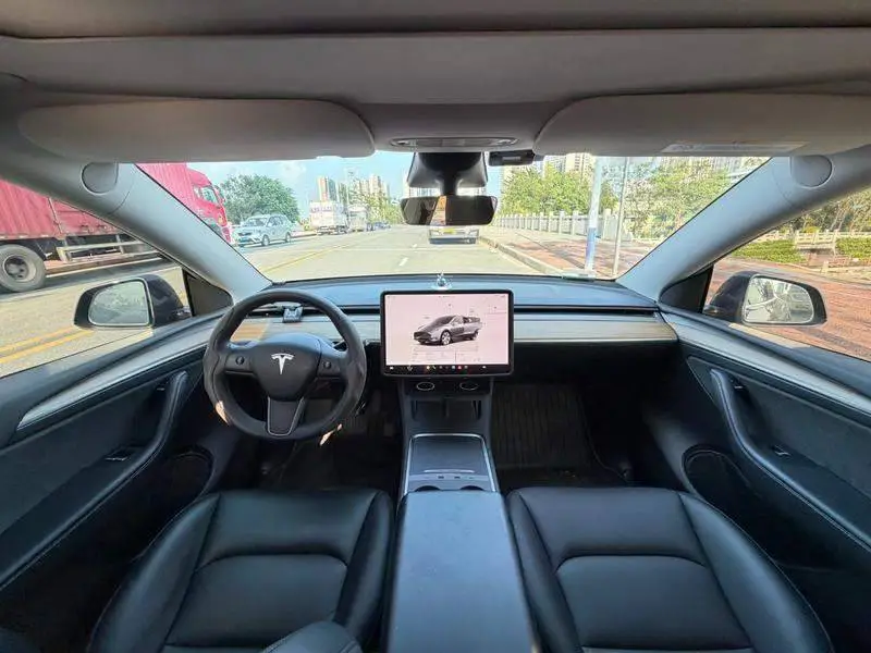 Model Y 2022 facelifted rear-wheel drive version — 7