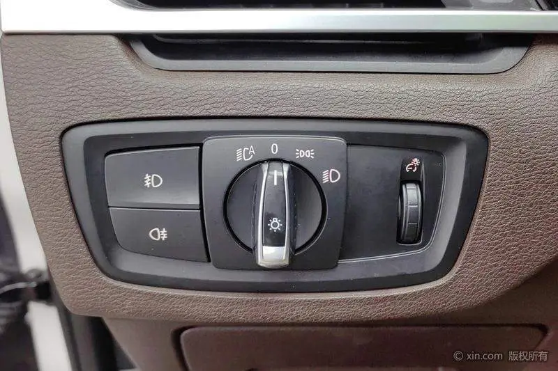BMW X1 2018 xDrive20Li Premium Edition — 16