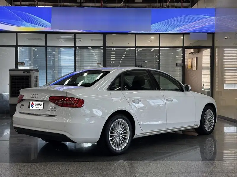 Audi A4L 2016 35 TFSI Collector's Edition Automatic Standard Model — 5