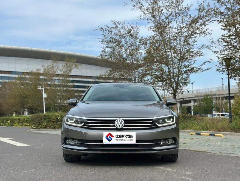 Magotan 2018 330TSI DSG Premium Edition — 2