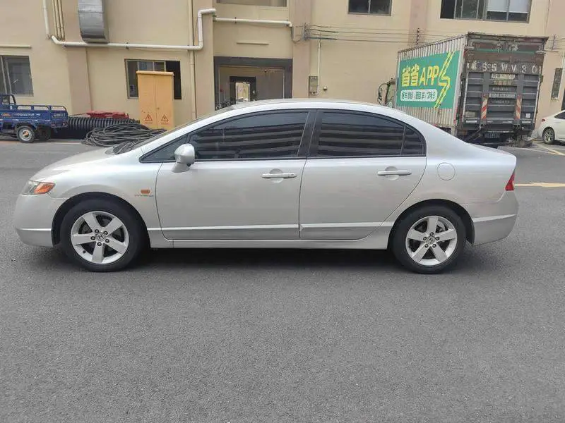 Civic 2008 1.8L Automatic Commemorative Classic Edition — 4