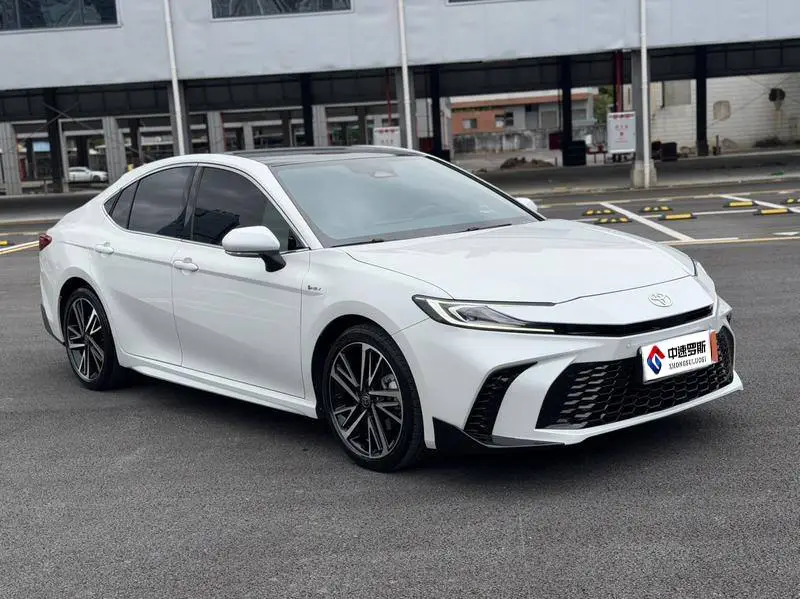 Camry 2024 Hybrid 2.0HS Sports Edition — 3