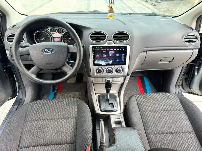 Fox 2012 Hatchback Classic 1.8L Automatic Basic Model — 7