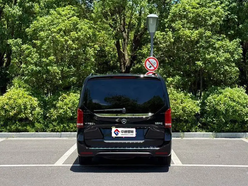 Mercedes-Benz V-Class 2022 V 260 L Long Wheelbase Luxury Edition — 3