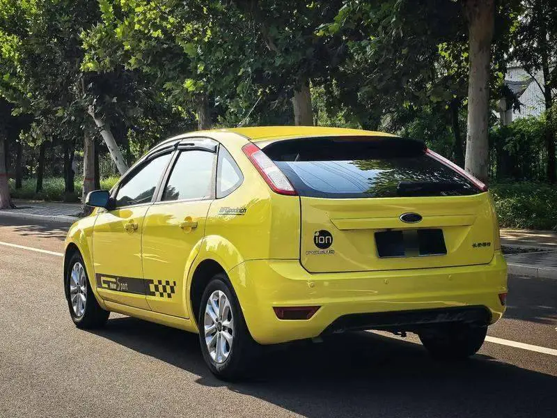 Fox 2012 Hatchback Classic 1.8L Automatic Basic Model — 5