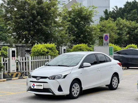 YARiS L Enjoy 2017 1.5E CVT Charm Edition