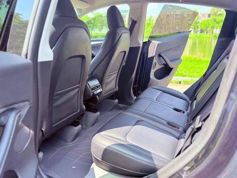 Model Y 2024 rear-wheel drive version — 14