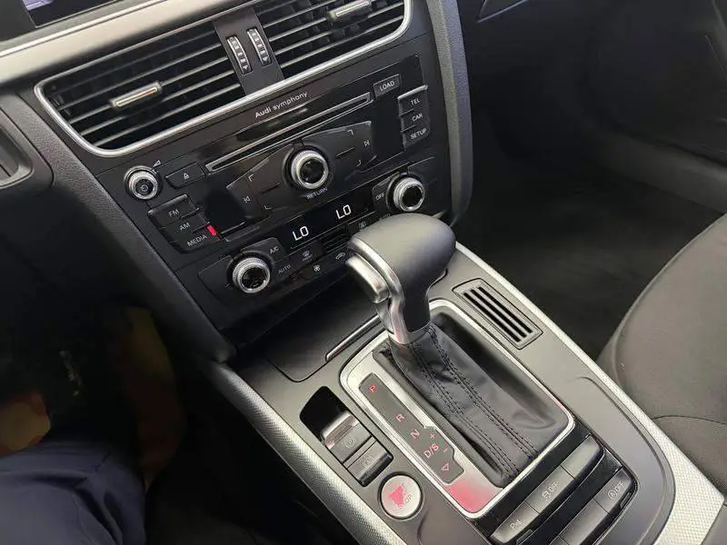 Audi A4L 2016 35 TFSI Collector's Edition Automatic Standard Model — 9