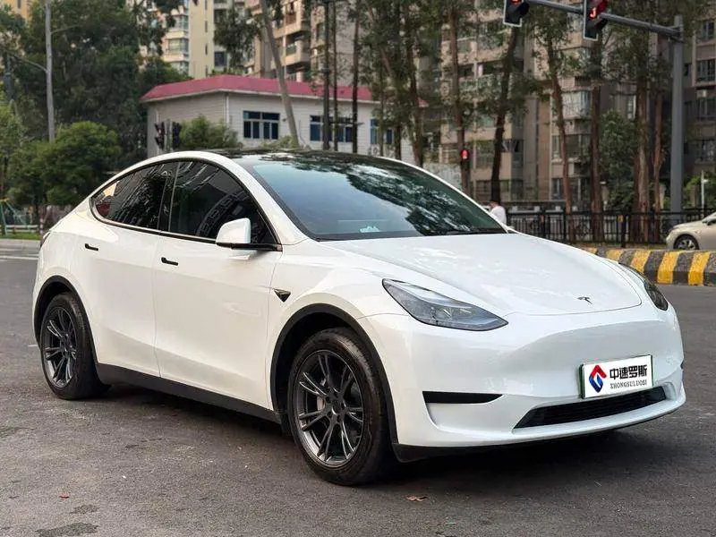 Model Y 2024 rear-wheel drive version — 3