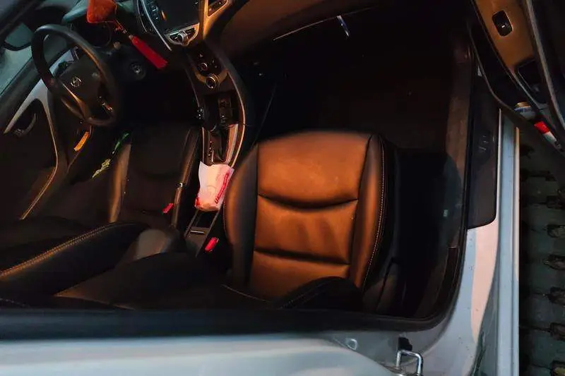 Elantra 2015 1.6L Automatic Fashion Model — 16