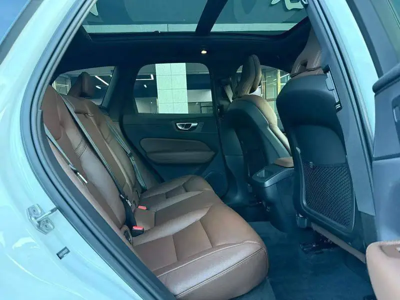Volvo XC60 2022 B5 4WD Zhiyi Luxury Edition — 9