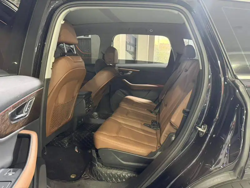 Audi Q7 2021 55 TFSI quattro S line sports model — 10