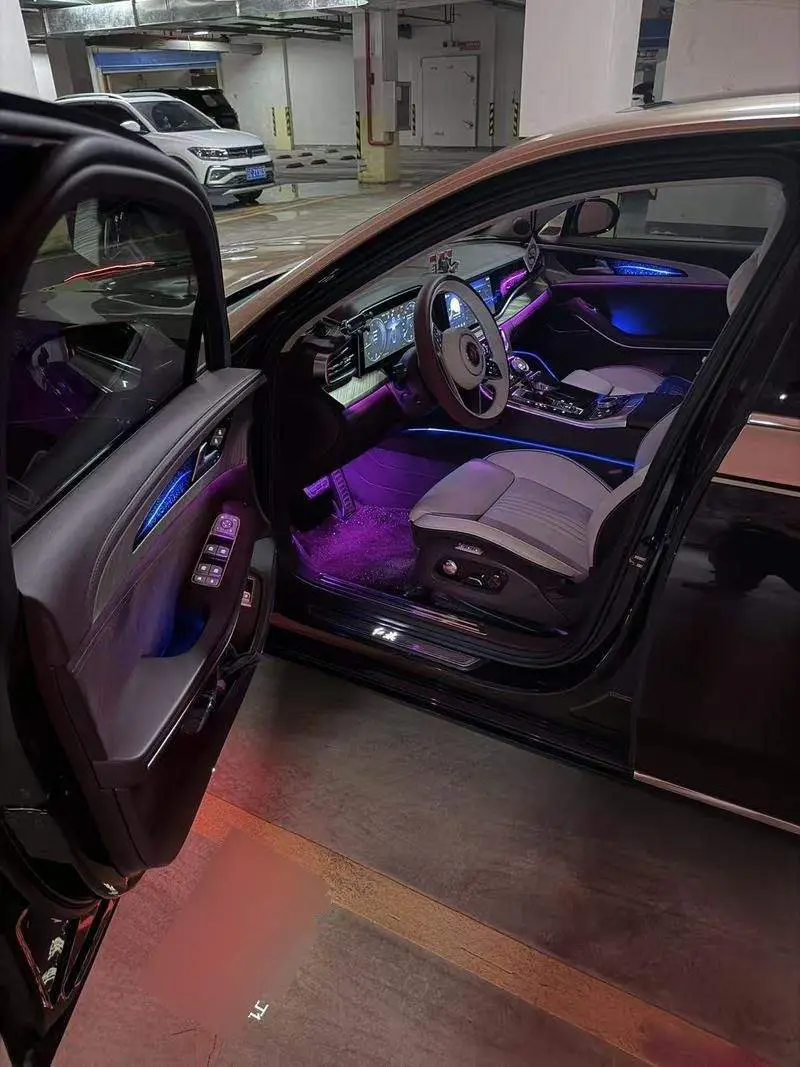 Hongqi H9 2022 2.0T Zhilian Flagship Edition — 7