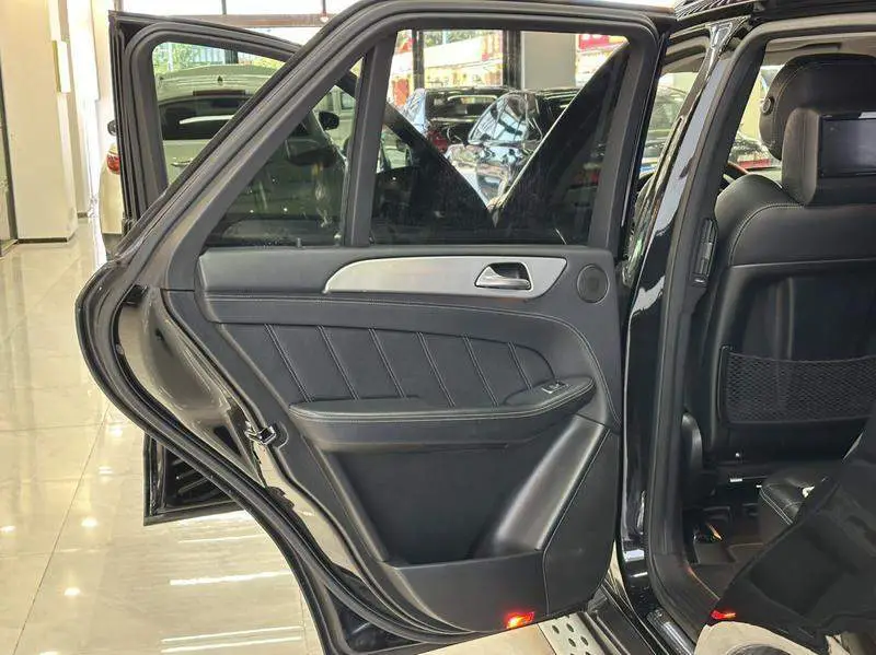 Mercedes-Benz M-Class AMG 2012 AMG ML 63 — 19