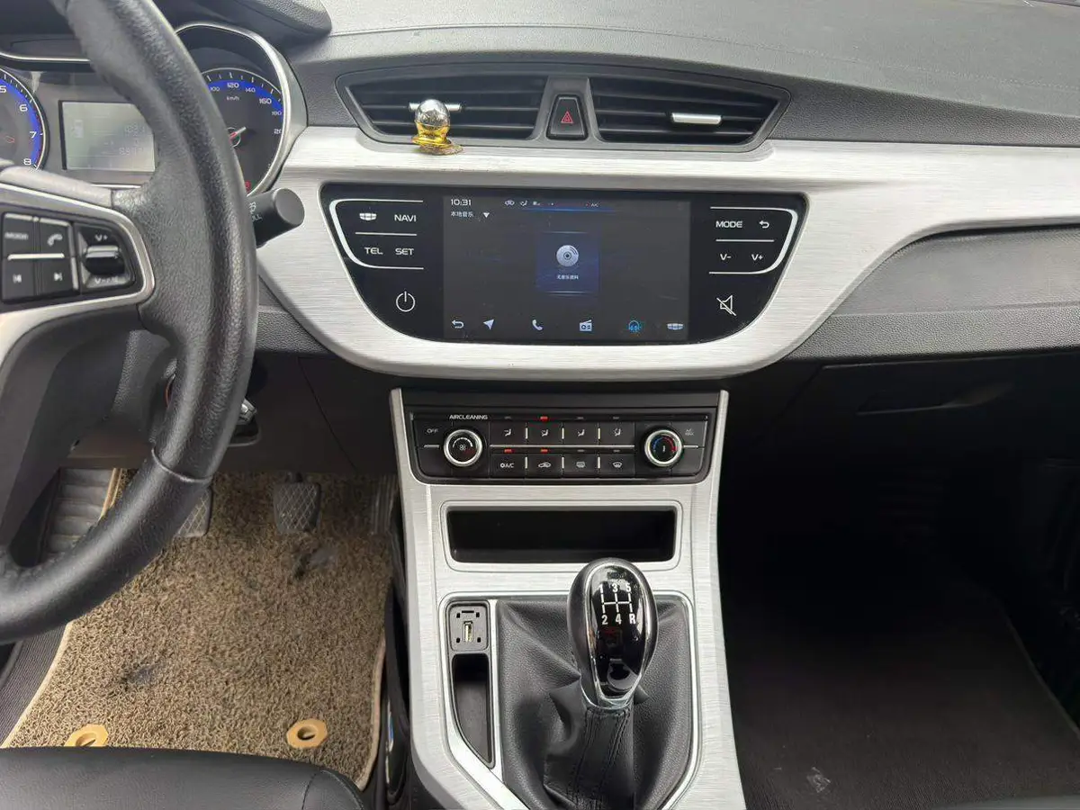 Vision 2019 upgraded version 1.5L manual luxury model National VI — 9