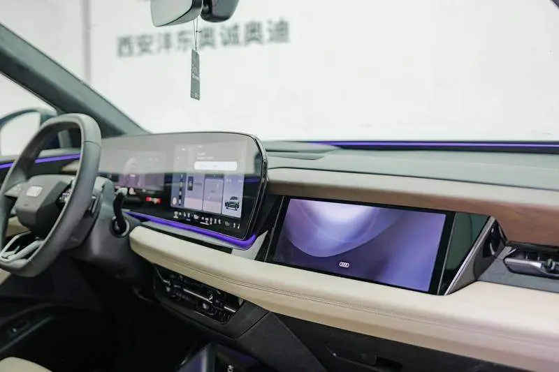 Audi Q6L e-tron 2026 First Edition Navigator — 17
