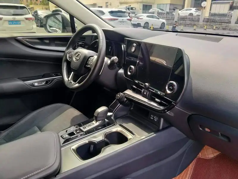 Lexus NX 2023 260 FWD Skyactiv — 15