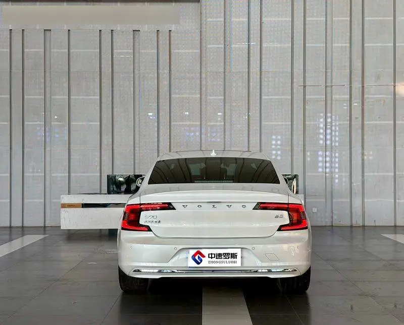 Volvo S90 2022 B5 Zhiyuan Deluxe Edition — 6