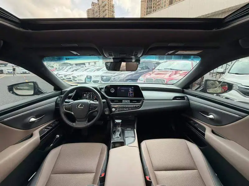Lexus ES 2021 200 Excellence Edition — 6