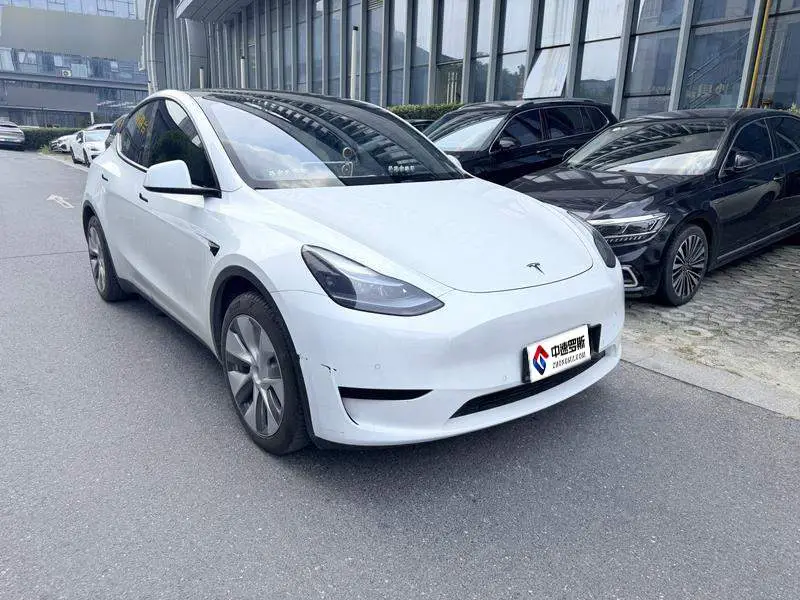 Model Y 2022 facelifted rear-wheel drive version — 3