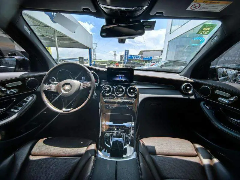 Mercedes-Benz GLC 2019 GLC 260 L 4MATIC Luxury — 7