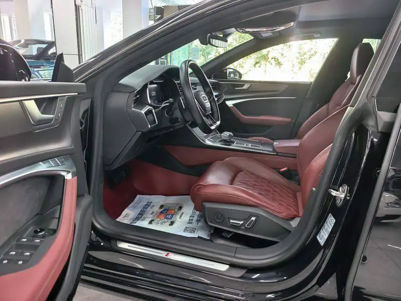 Audi A7L 2024 45 TFSI quattro S-line Shadow Warrior Edition — 12
