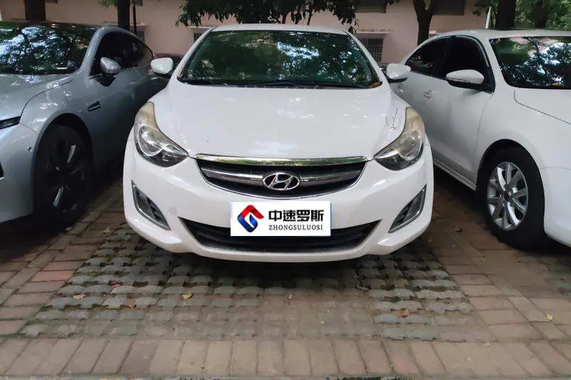 Elantra 2015 1.6L Automatic Fashion Model — 2