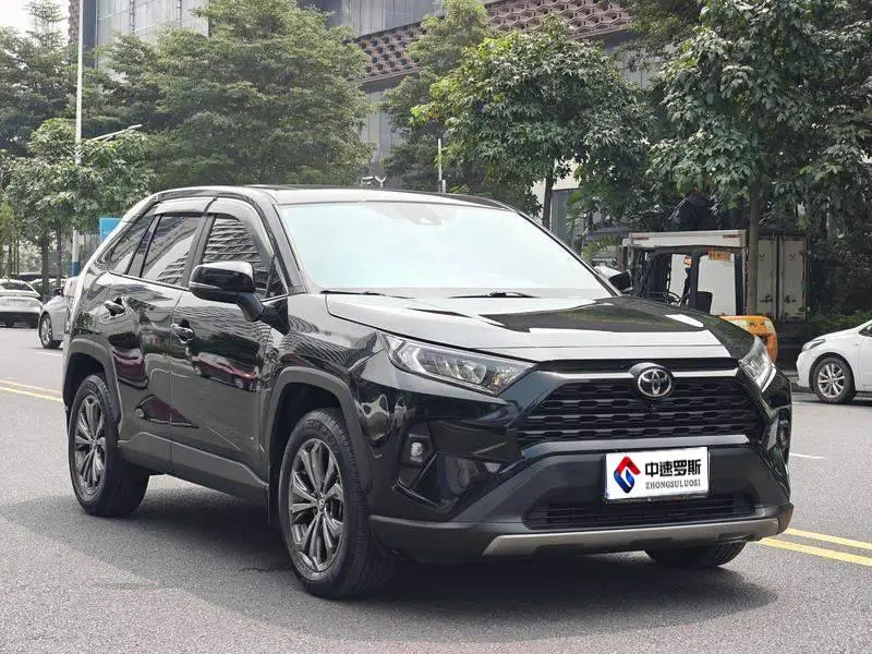 RAV4 Rongfang 2023 2.0L CVT 2WD Fashion Edition — 3