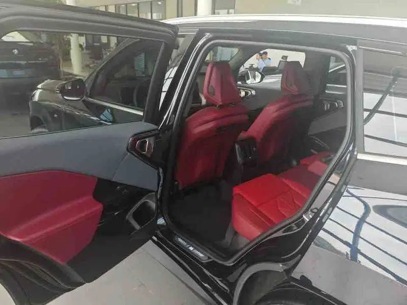 BMW X3 2025 xDrive30L Premium M Sport Package — 8