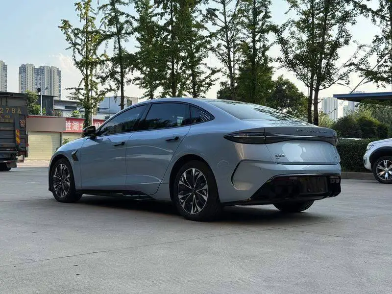 seal 2022 550km Standard Range Rear-wheel Drive Elite — 4