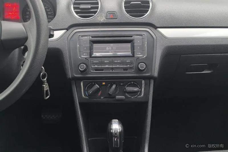 Jetta 2015 Value Edition 1.6L Automatic Comfort — 11