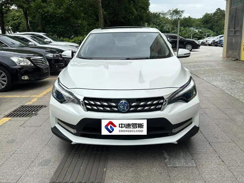 Venucia D60 2018 1.6L CVT Intelligent Link Elite Edition — 2