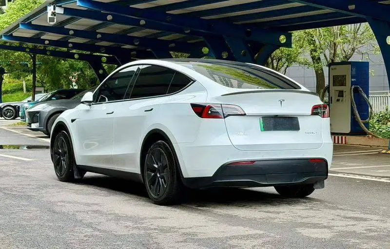 Model Y 2023 rear-wheel drive version — 4