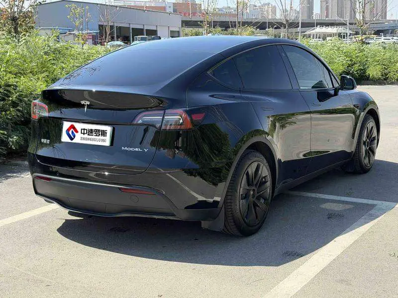 Model Y 2022 facelifted rear-wheel drive version — 6